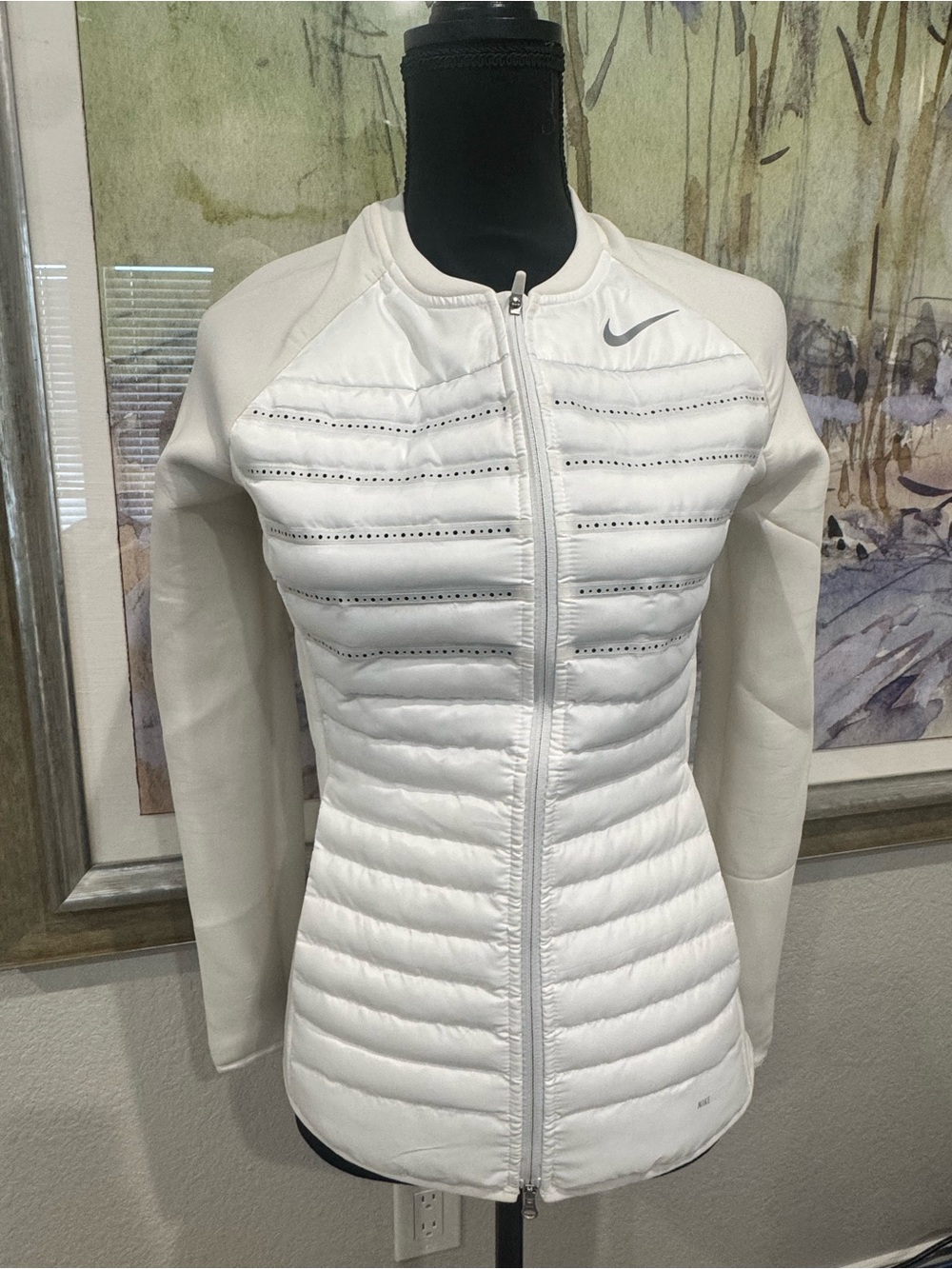 Nike Women’s White Quilted Hybrid Puffer Jacket